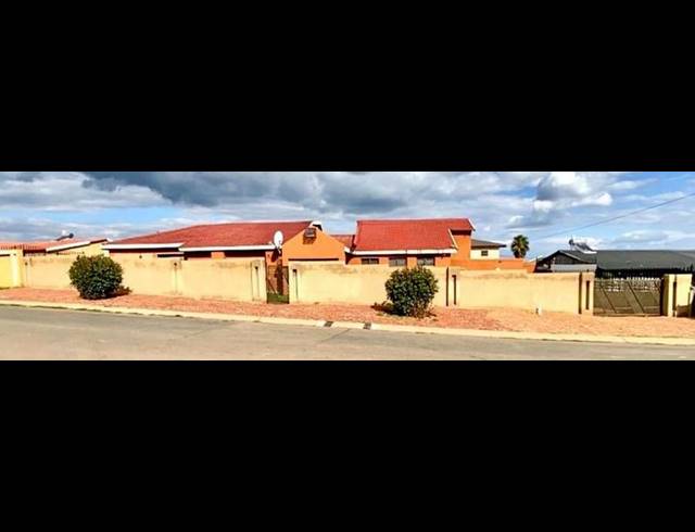 3 BEDROOM PROPERTY TO RENT IN LENASIA SOUTH
